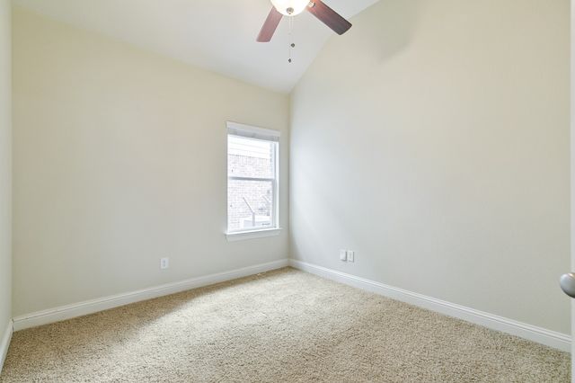 909 Auburn Court, Savannah, TX 76227