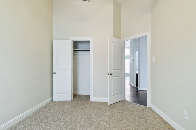 909 Auburn Court, Savannah, TX 76227