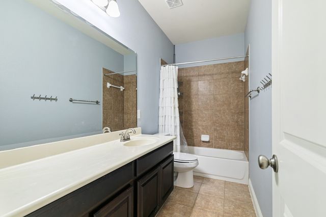 909 Auburn Court, Savannah, TX 76227