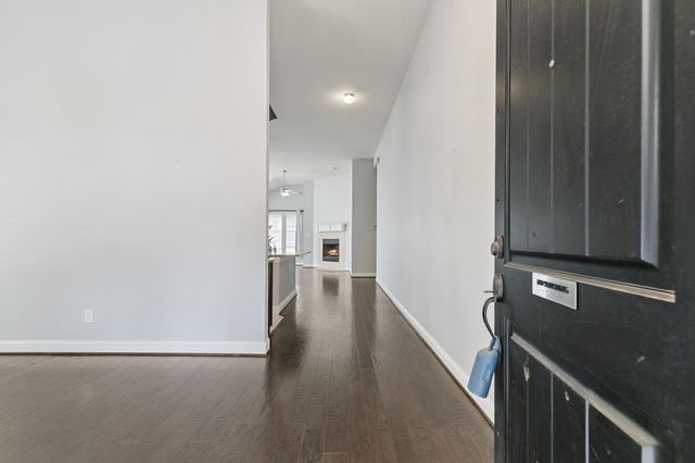 909 Auburn Court, Savannah, TX 76227