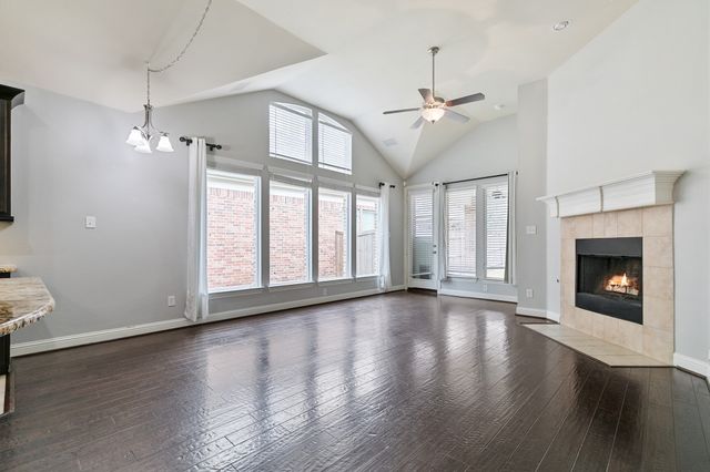 909 Auburn Court, Savannah, TX 76227