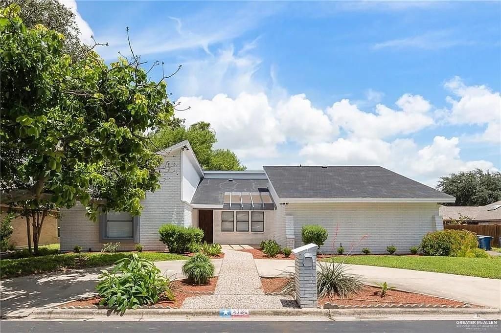 312 Xanthisma Avenue, Mcallen, TX 78504