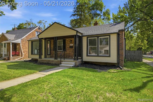 11302 Grayfield, Redford, MI 48239