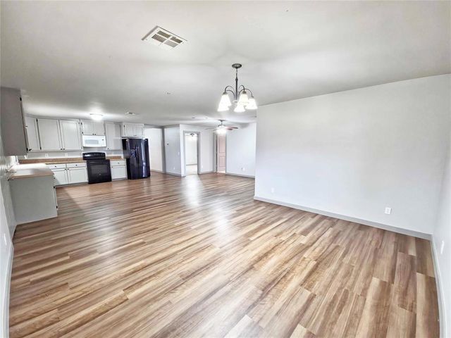 2750 Cobalt Court NW, Piedmont, OK 73078