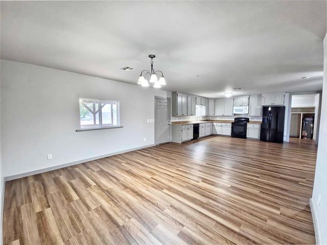 2750 Cobalt Court NW, Piedmont, OK 73078