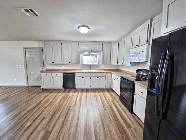 2750 Cobalt Court NW, Piedmont, OK 73078