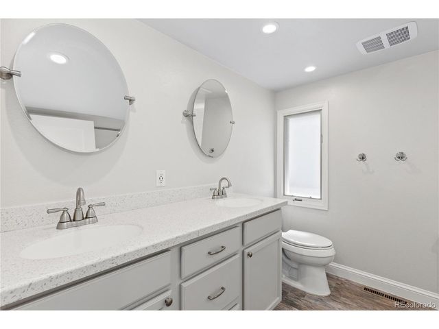 7755 S Forest St, Centennial, CO 80122