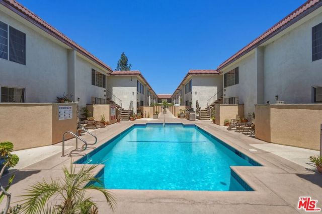 18640 Collins Street 201, Tarzana, CA 91356