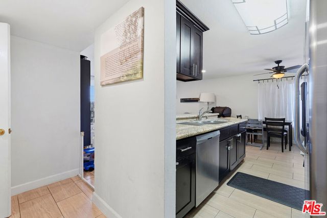 18640 Collins Street 201, Tarzana, CA 91356
