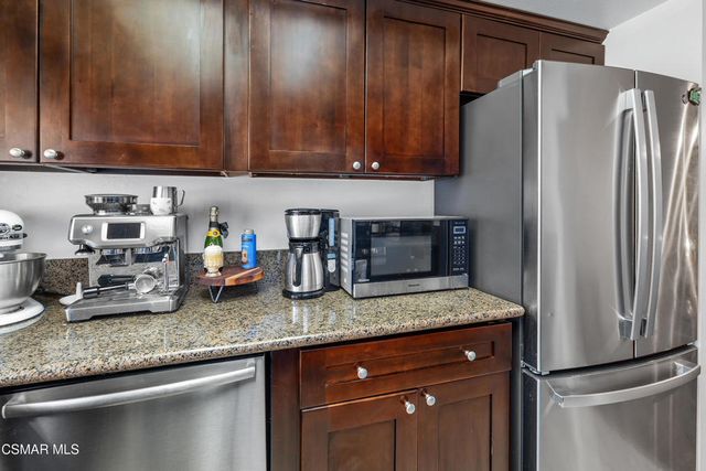 881 Warwick Avenue, Thousand Oaks, CA 91360