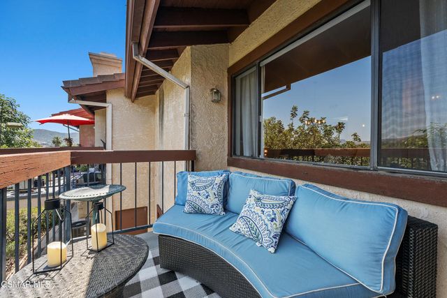 881 Warwick Avenue, Thousand Oaks, CA 91360