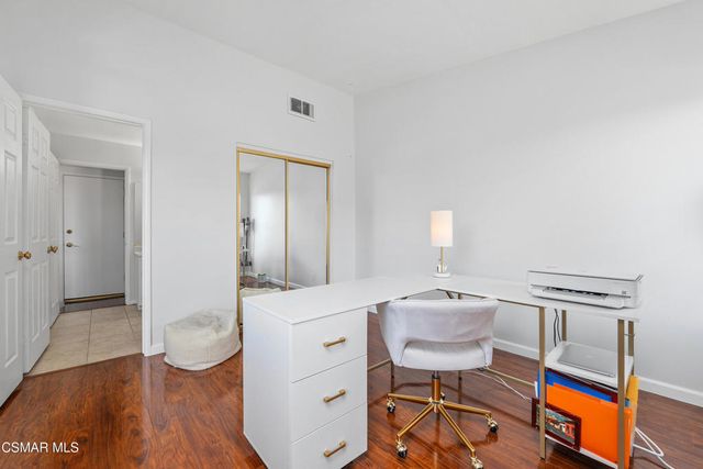881 Warwick Avenue, Thousand Oaks, CA 91360
