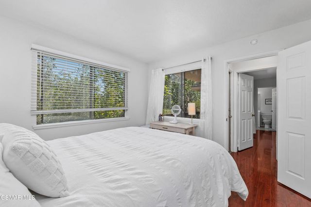 881 Warwick Avenue, Thousand Oaks, CA 91360