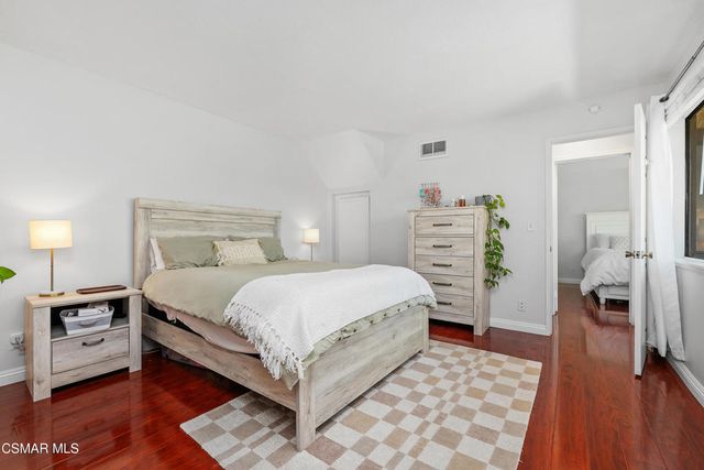 881 Warwick Avenue, Thousand Oaks, CA 91360