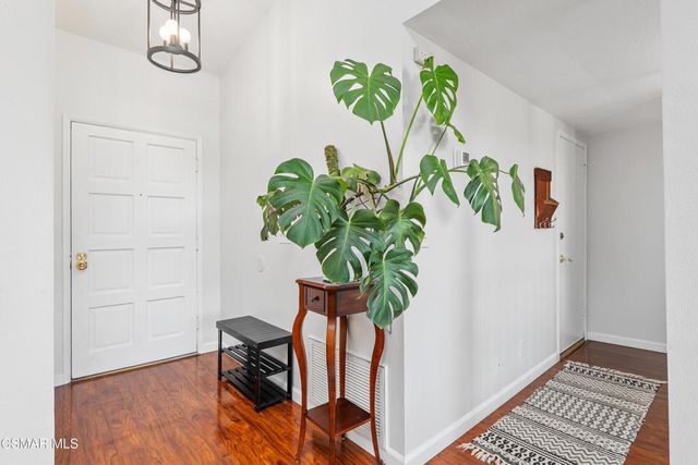 881 Warwick Avenue, Thousand Oaks, CA 91360