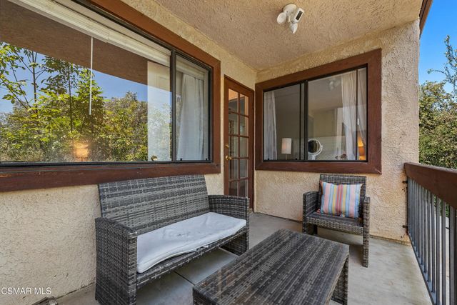 881 Warwick Avenue, Thousand Oaks, CA 91360