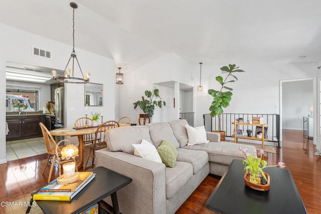 881 Warwick Avenue, Thousand Oaks, CA 91360