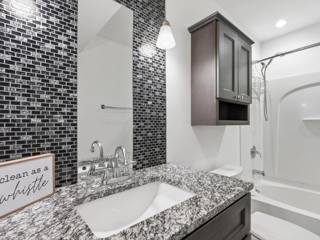 178 W Pembroke WAY, Wales, WI 53183