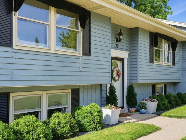 178 W Pembroke WAY, Wales, WI 53183