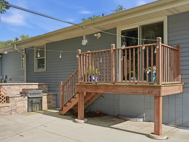 178 W Pembroke WAY, Wales, WI 53183