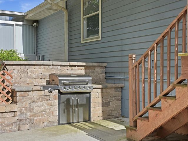 178 W Pembroke WAY, Wales, WI 53183