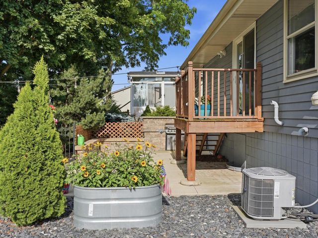 178 W Pembroke WAY, Wales, WI 53183