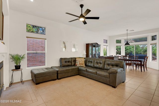 13892 N Embassy Drive, Oro Valley, AZ 85755