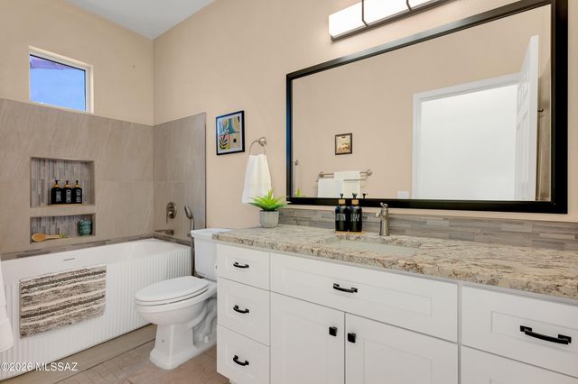 13892 N Embassy Drive, Oro Valley, AZ 85755