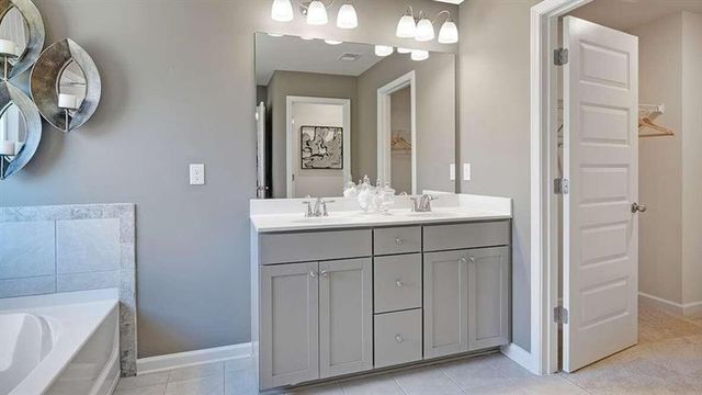 1427 Trident Maple Chase, Lawrenceville, GA 30045