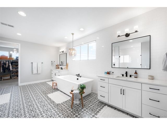 15392 Irving Ct, Broomfield, CO 80023