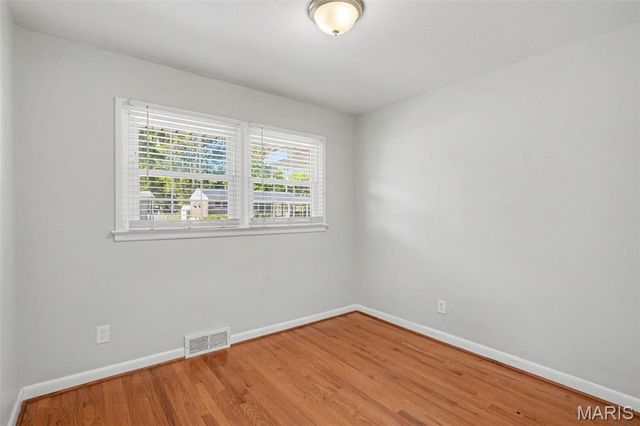 285 W Saint Anthony Lane, Florissant, MO 63031