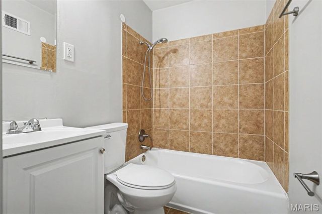 285 W Saint Anthony Lane, Florissant, MO 63031
