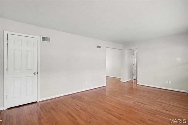 285 W Saint Anthony Lane, Florissant, MO 63031