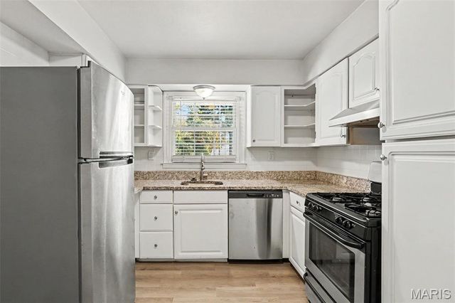 285 W Saint Anthony Lane, Florissant, MO 63031