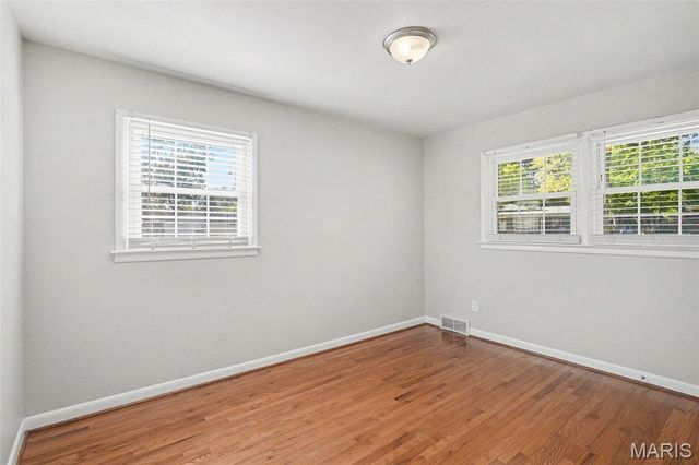 285 W Saint Anthony Lane, Florissant, MO 63031