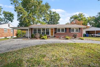 285 W Saint Anthony Lane, Florissant, MO 63031