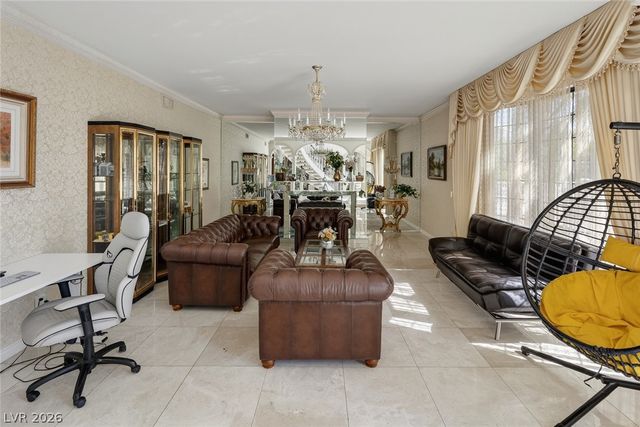 2834 QUEENS COURTYARD Drive, Las Vegas, NV 89109