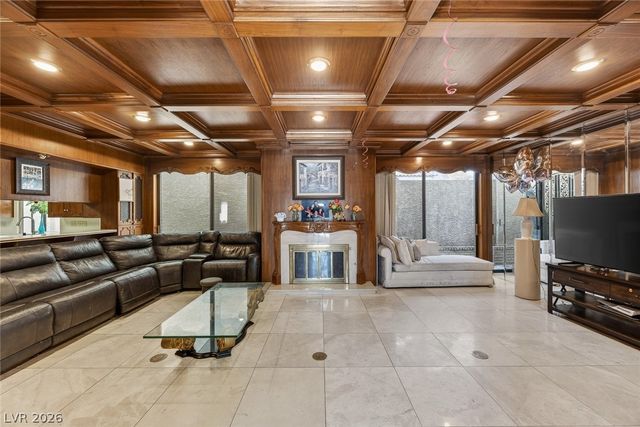 2834 QUEENS COURTYARD Drive, Las Vegas, NV 89109