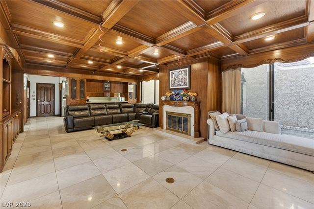 2834 QUEENS COURTYARD Drive, Las Vegas, NV 89109