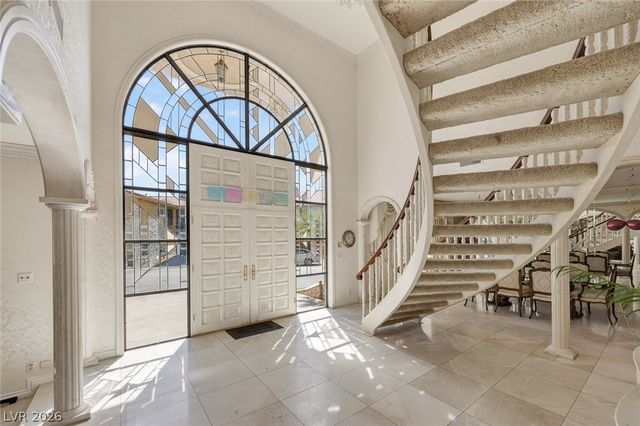 2834 QUEENS COURTYARD Drive, Las Vegas, NV 89109