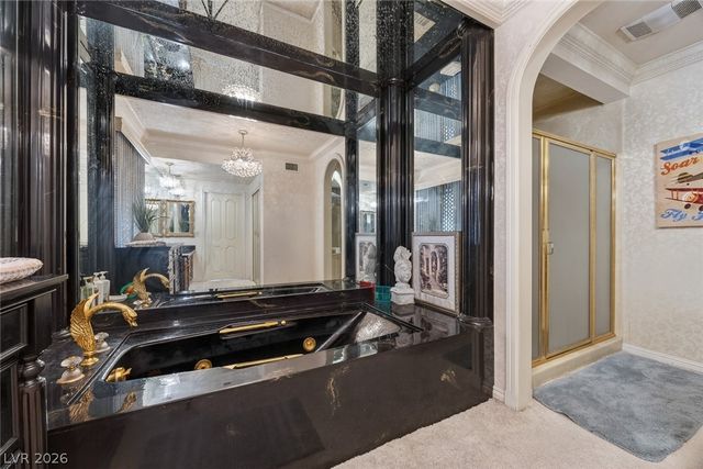 2834 QUEENS COURTYARD Drive, Las Vegas, NV 89109