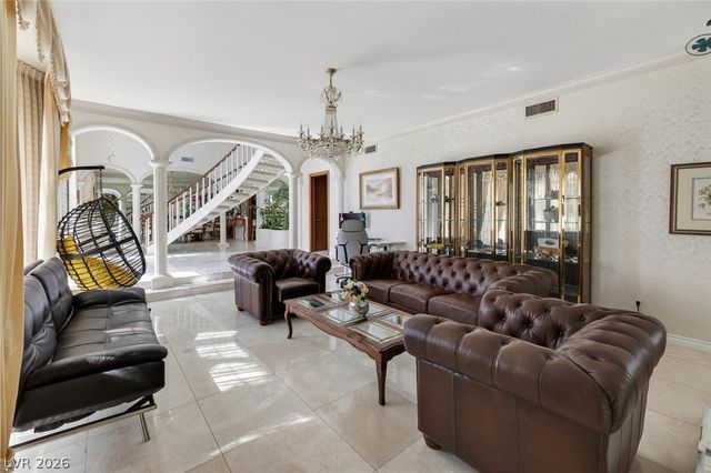 2834 QUEENS COURTYARD Drive, Las Vegas, NV 89109