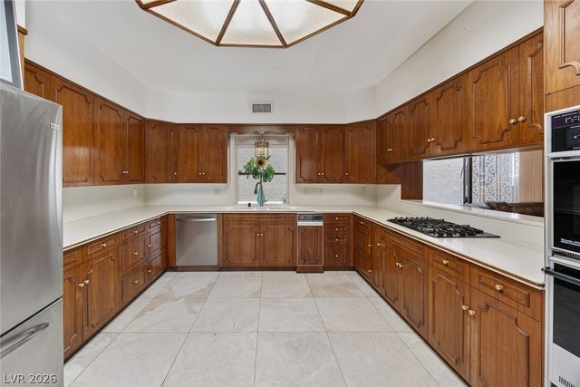 2834 QUEENS COURTYARD Drive, Las Vegas, NV 89109