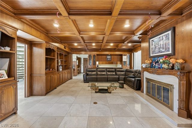 2834 QUEENS COURTYARD Drive, Las Vegas, NV 89109