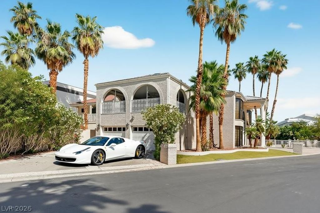 2834 QUEENS COURTYARD Drive, Las Vegas, NV 89109
