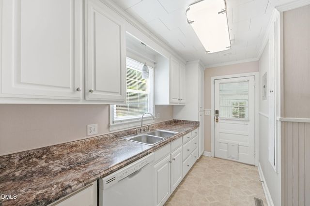 1504 Overbrook Road, Burlington, NC 27215