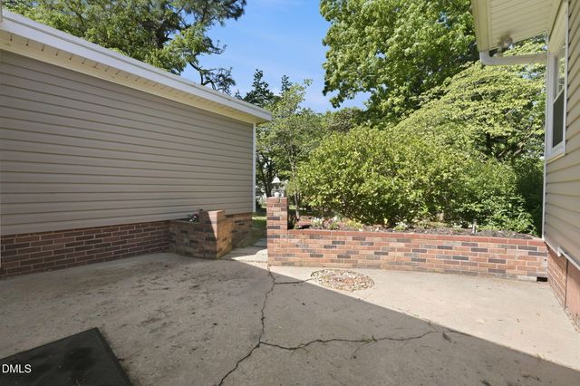 1504 Overbrook Road, Burlington, NC 27215