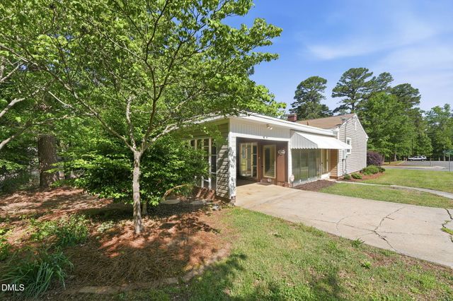1504 Overbrook Road, Burlington, NC 27215