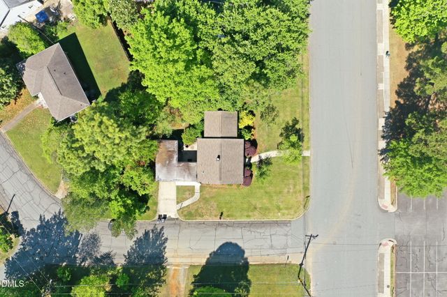 1504 Overbrook Road, Burlington, NC 27215