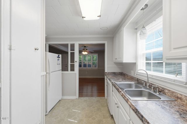 1504 Overbrook Road, Burlington, NC 27215